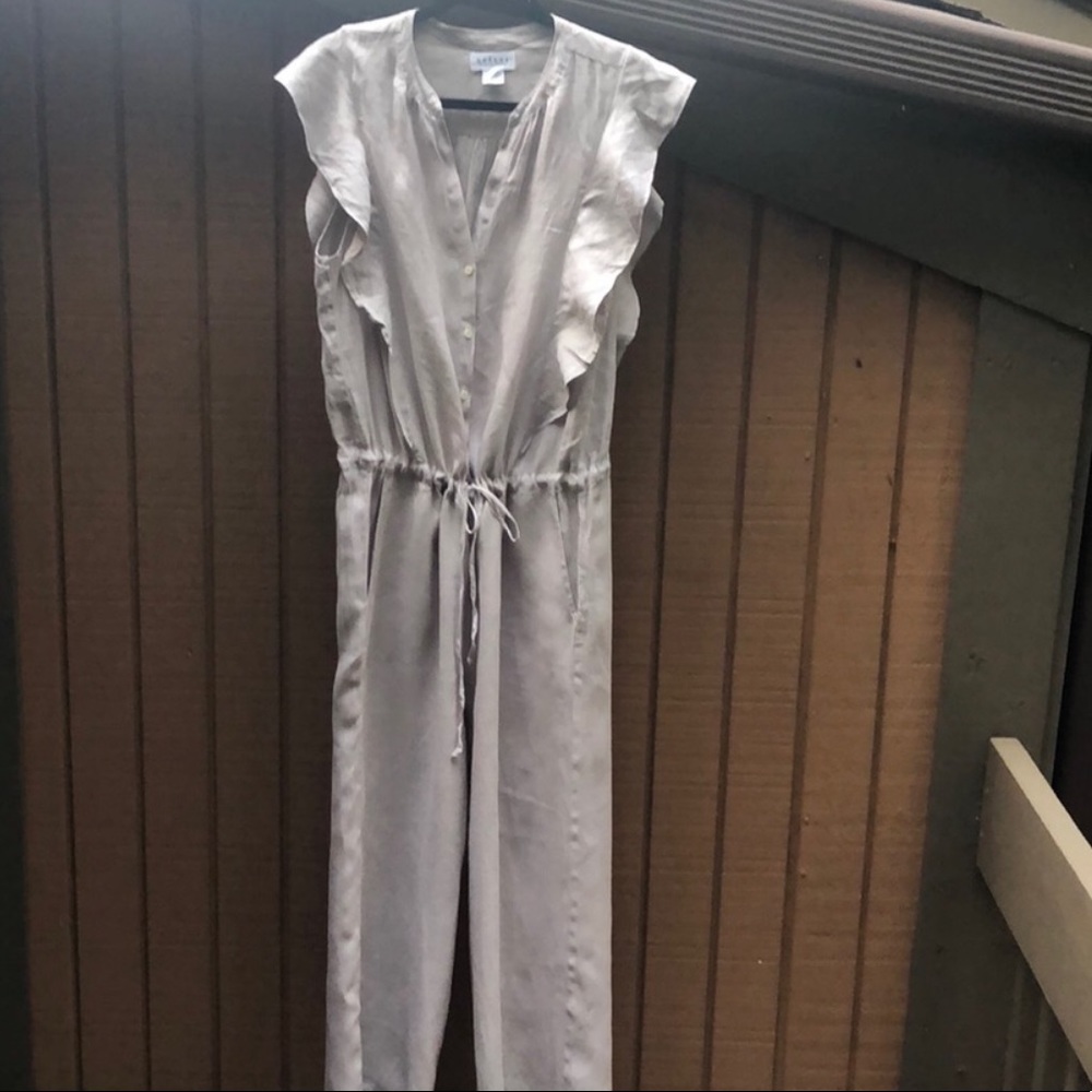 Beautiful grey linen jumpsuit by Velvet. EUC